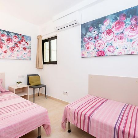 Islet Promenade Seafront Family Apartment With 2 Balconies By Getawaysmalta St. Paul's Bay Ngoại thất bức ảnh