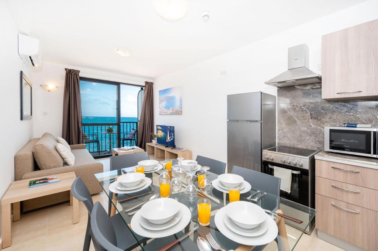 Islet Promenade Seafront Family Apartment With 2 Balconies By Getawaysmalta St. Paul's Bay Ngoại thất bức ảnh