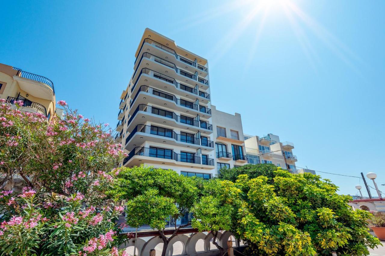Islet Promenade Seafront Family Apartment With 2 Balconies By Getawaysmalta St. Paul's Bay Ngoại thất bức ảnh
