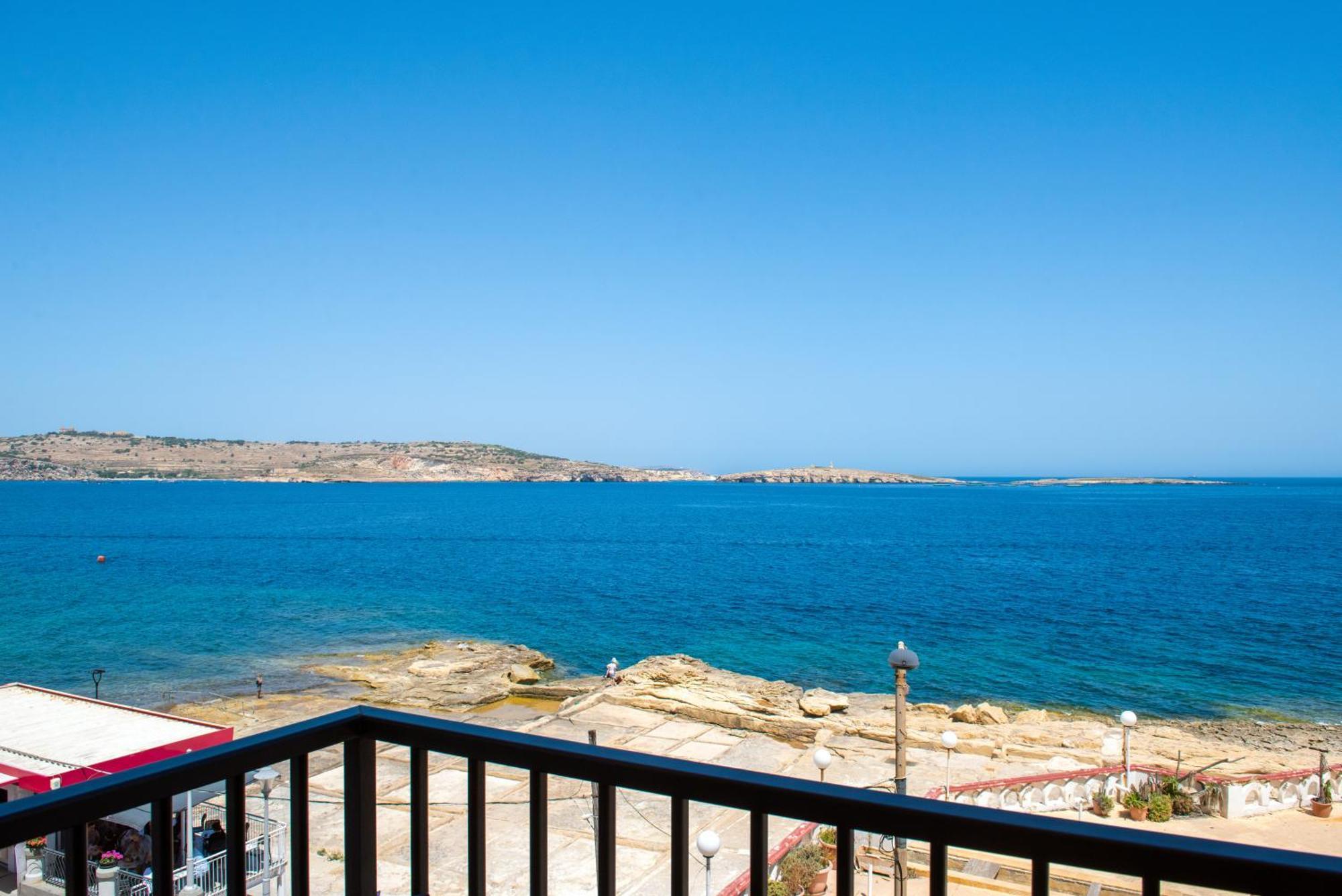 Islet Promenade Seafront Family Apartment With 2 Balconies By Getawaysmalta St. Paul's Bay Ngoại thất bức ảnh